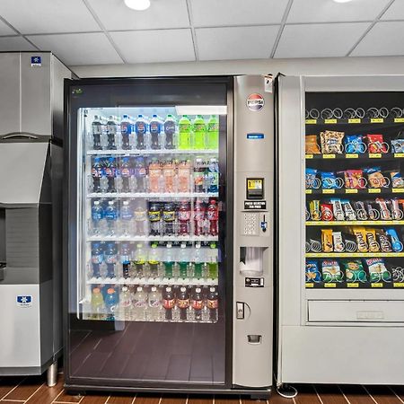 凯迪拉克汉普顿酒店 外观 照片